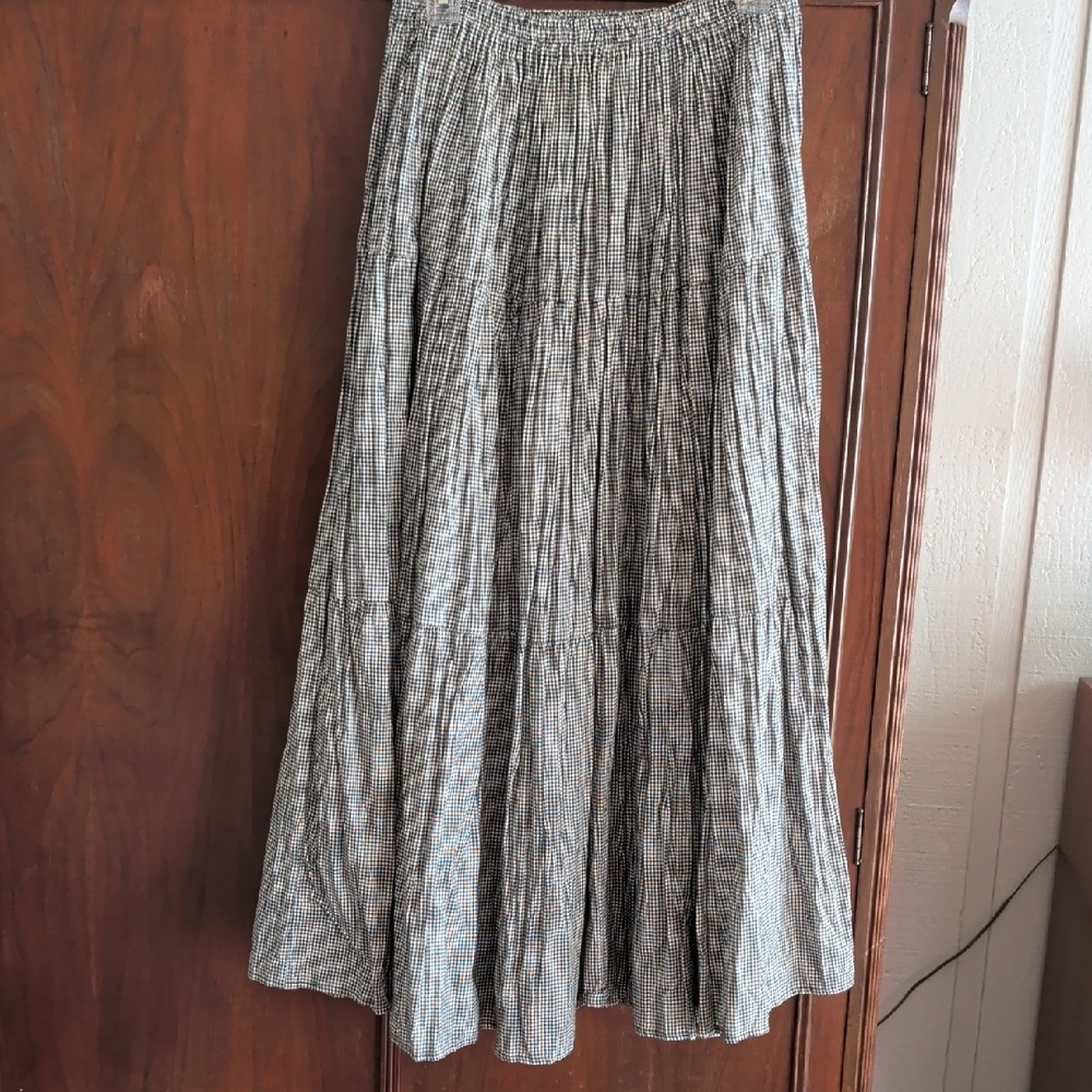 Chic Black and White Maxi Skirt